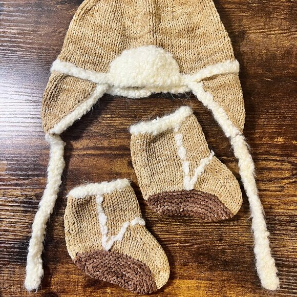 Share Lot of 4 Infant Winter Hats – Old Navy XS & Newborn, Baby Gap 0–6 MO - Picture 6 of 13